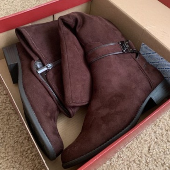 Dressbarn - Picture 6 of 8